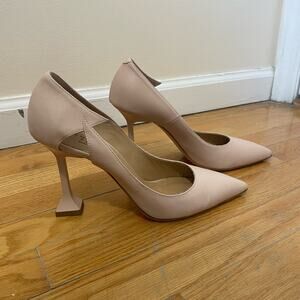 Isabelle Paris 801x Beige Pointed Toe Pumps Size 39.5‎ (US 9)